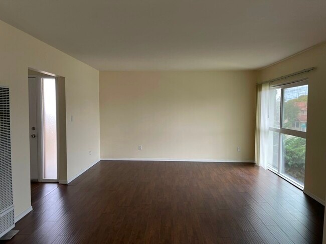 Foto del edificio - 2104 Huntington Ln