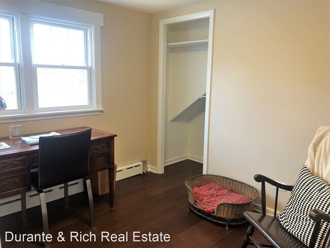 Foto del edificio - 4 br, 2 bath House - 8617 Fernald Avenue