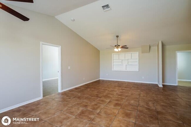 Foto del edificio - 711 NW 17th PL, Cape Coral, FL 33993