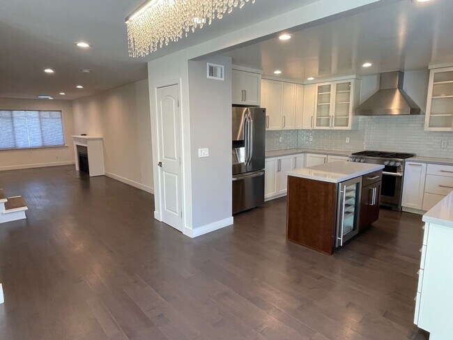 Building Photo - Fully Remodeled 4 Bedroom 3 Bath Home in M...