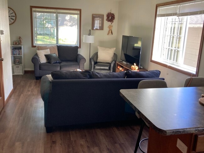 Building Photo - 1820 Olive St