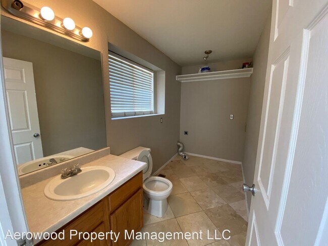 Building Photo - 1273 S Zeno Way