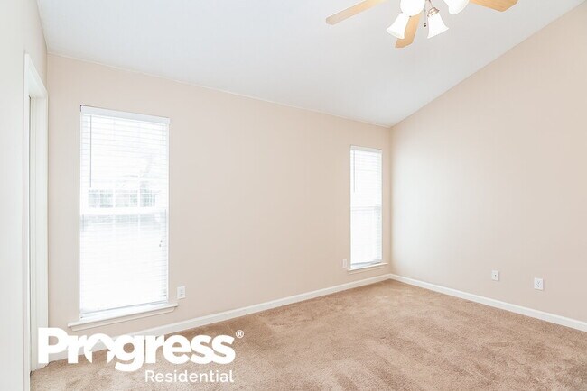 Foto del edificio - 5444 Milton Ridge Dr