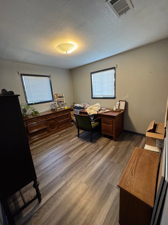 Building Photo - 307 Alice Dr