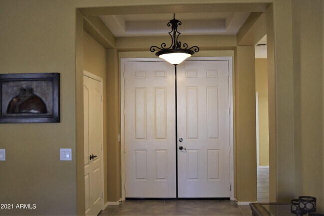Foto del edificio - 18250 W Stinson Dr
