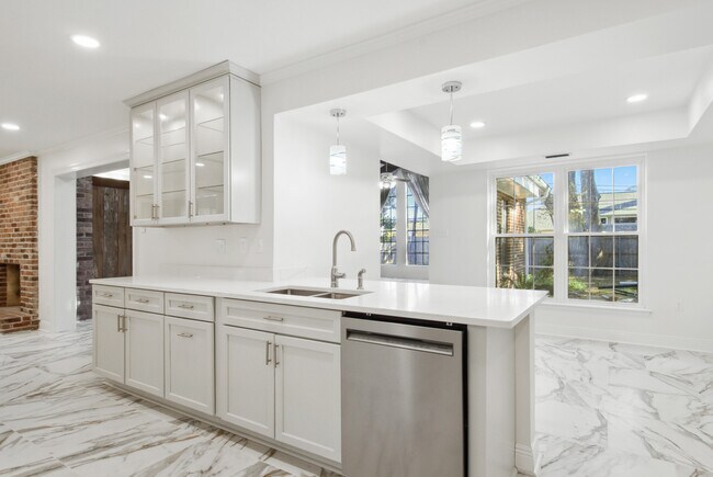 Building Photo - 4917 Henican Pl