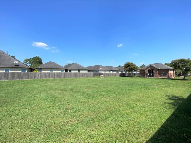 Foto del edificio - 20916 Sunrise Pine View Ln