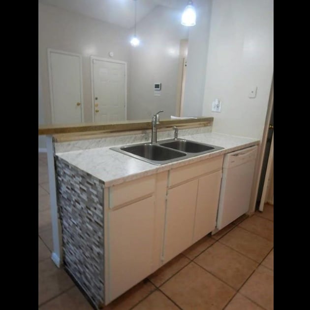 Foto del edificio - Farley Drive Unit B