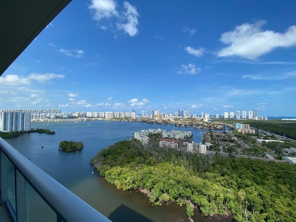 Foto principal - 16385 Biscayne Blvd