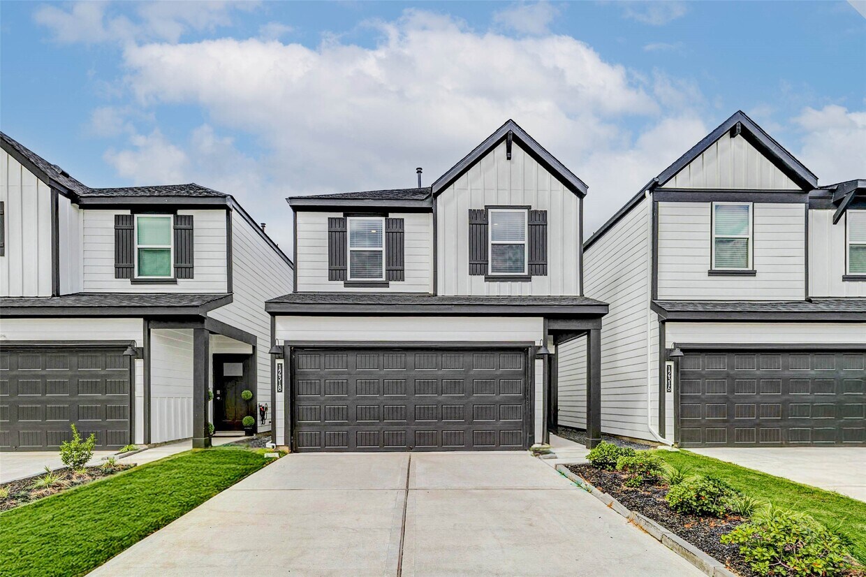 Foto principal - 12318 Basilwood Dr