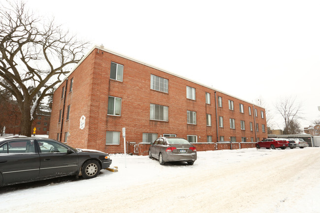 Foto del edificio - The Wedgewood Apartments