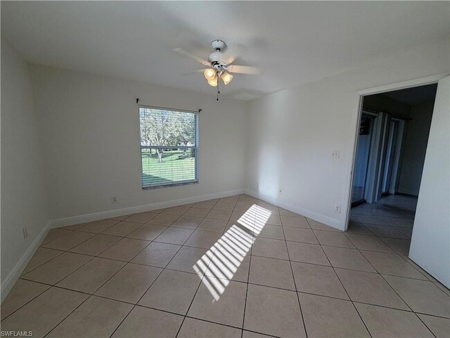 Foto del edificio - 1392 Churchill Cir