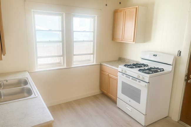 Building Photo - 4409 Gifford Ave