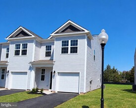Building Photo - 874 Peaceful Ln