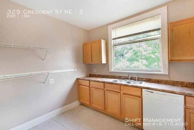 Foto del edificio - 325 Crescent St NE