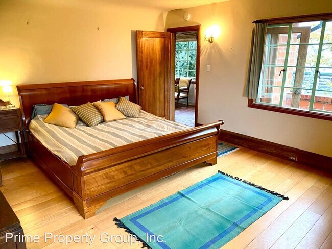 Building Photo - 3 br, 2.5 bath House - 1553 La Vereda