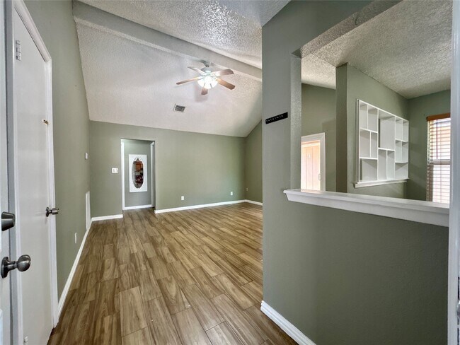 Foto del edificio - 23211 Prairie Bird Dr