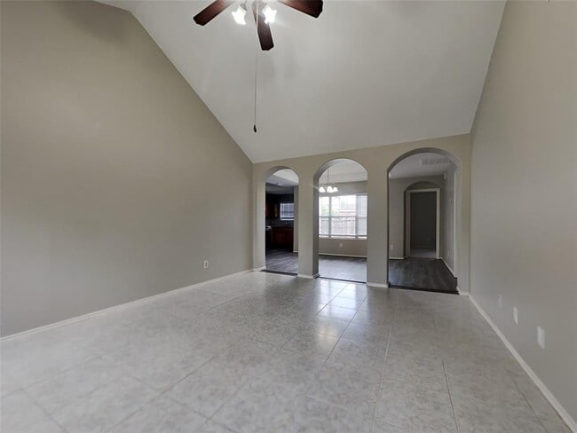 Building Photo - 5513 Rio Ramos St