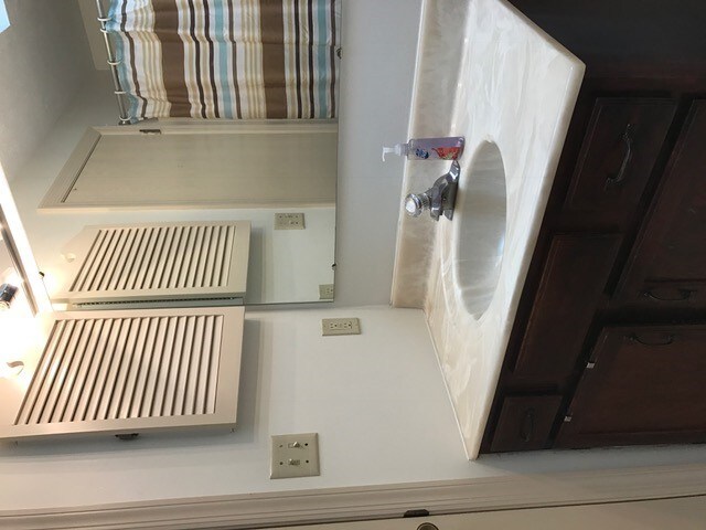 Bath - 2716 Bingham Dr