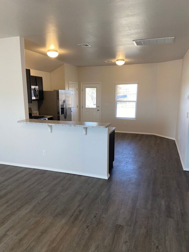 Foto del edificio - Three Bedroom | Two Bathroom Home in Chish...