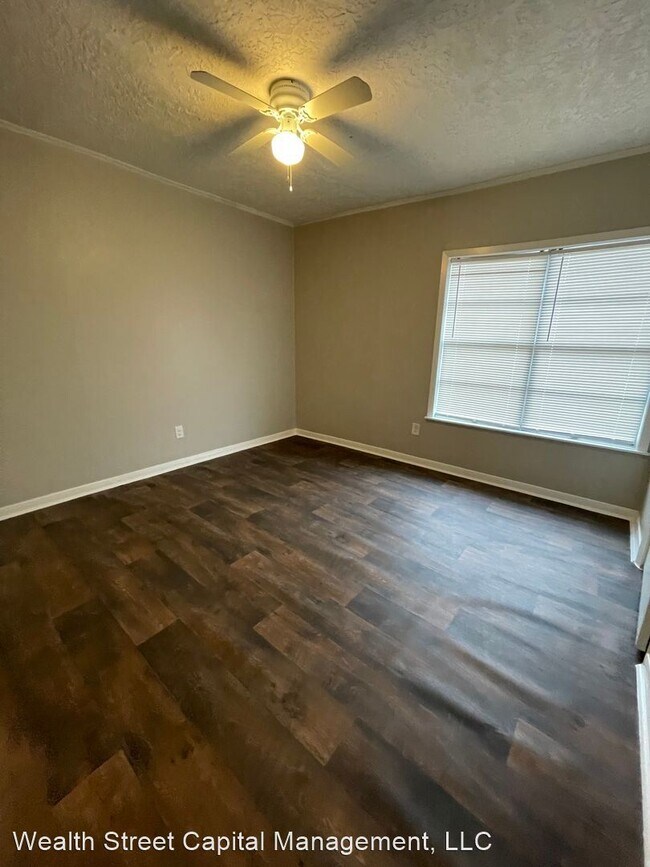 Building Photo - 5 br, 2 bath House - 2015 Sarah St WSCM