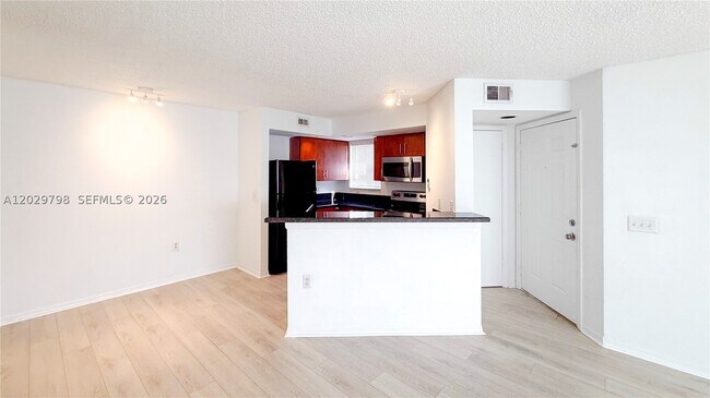Building Photo - 13060 Vista Isles Dr