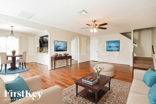 Foto del edificio - 1621 Perennial Ln