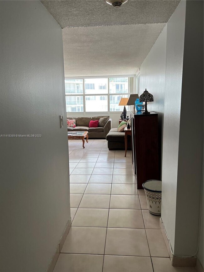 Foto del edificio - 1420 Brickell Bay Dr