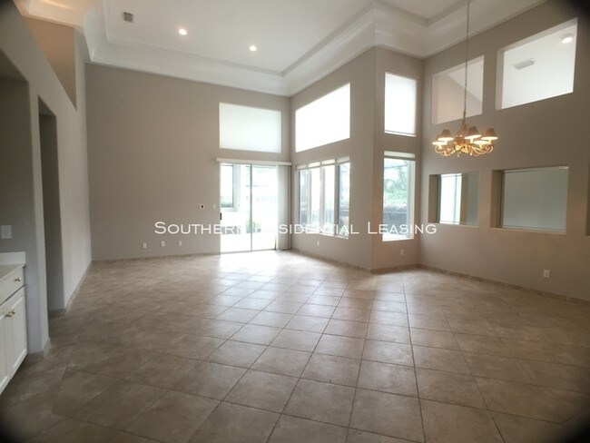 Building Photo - 109 Azure Pl