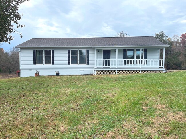 Building Photo - Gorgeous Rambler on Acreage in Sumerduck!