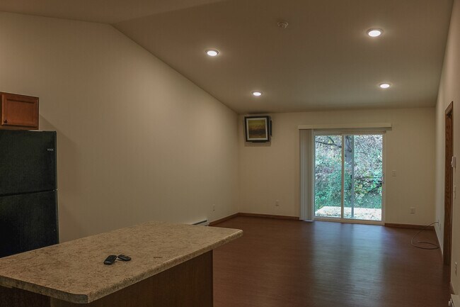 Foto del edificio - 1217 Salem Dr