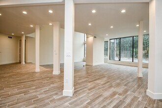 Building Photo - 8115 Fondren Lake Dr