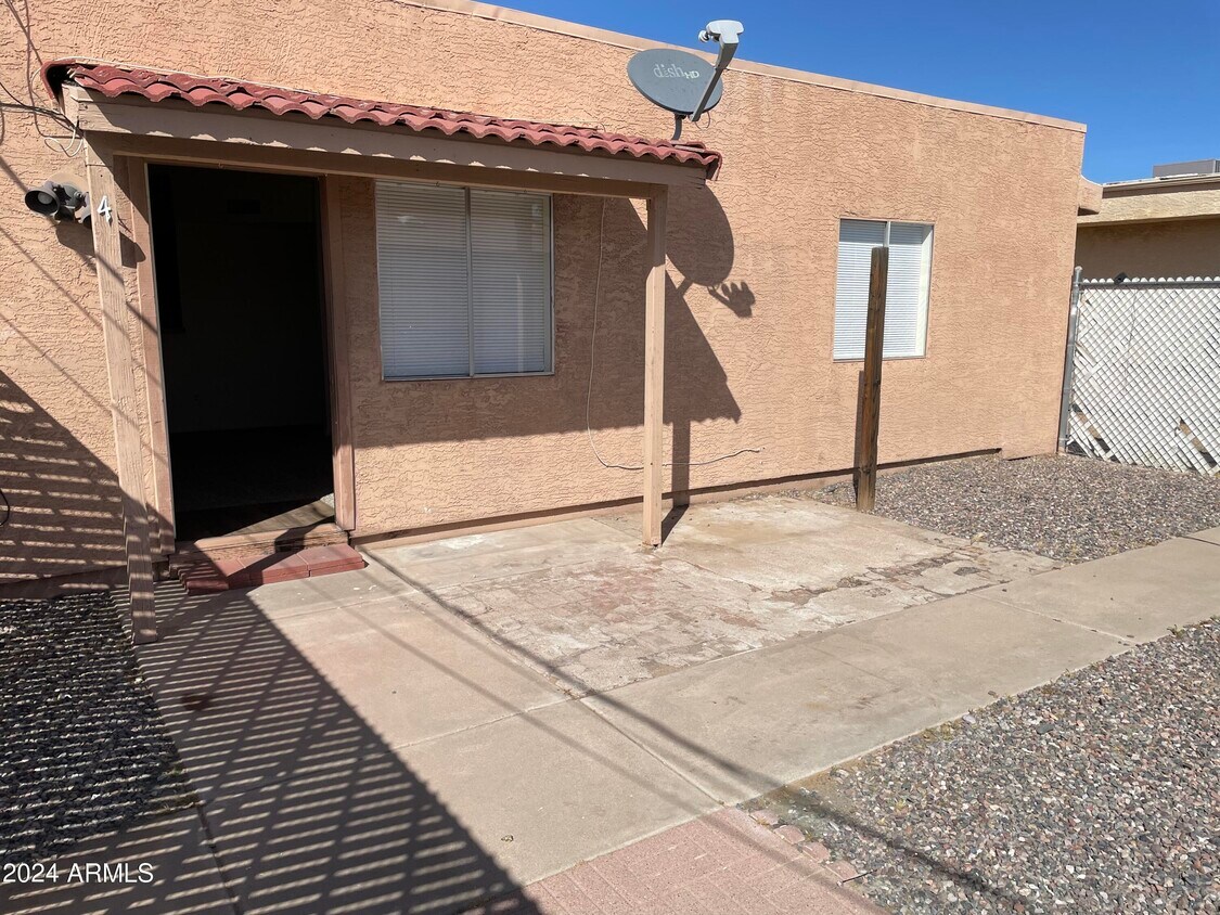 585 W 20th Ave Unit 4, Apache Junction, AZ 85120 Room for Rent in