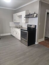 Building Photo - 704 E Main St