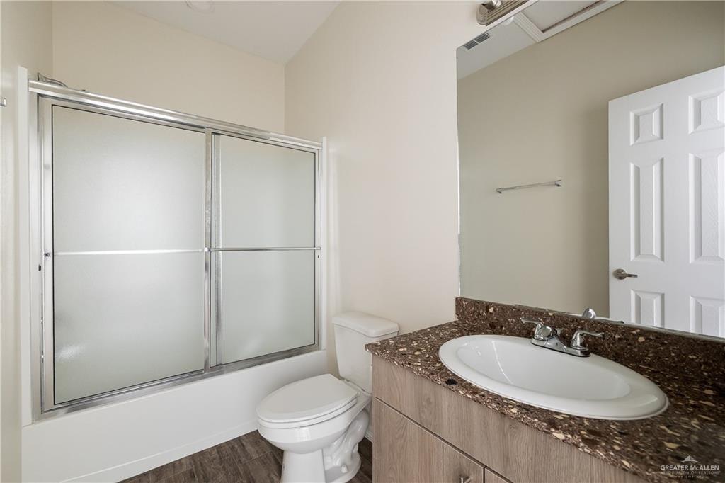 Building Photo - 5004 N Hiawatha Dr