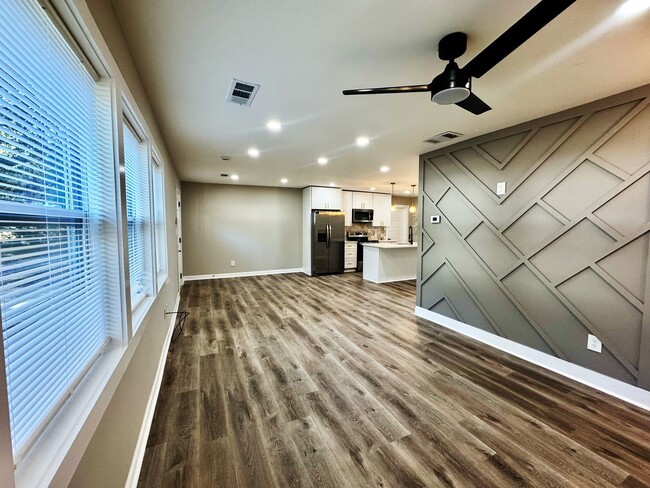 Building Photo - Oakland City Gem