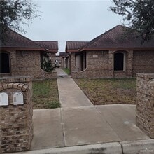 Building Photo - 7 W Candlelight Ln
