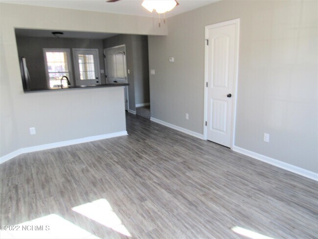 Foto del edificio - 116 Cornerstone Dr