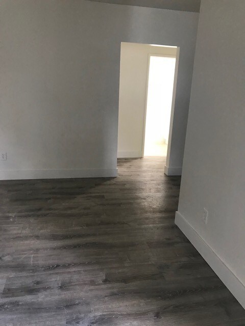 Building Photo - 7800 NE Bayshore Ct