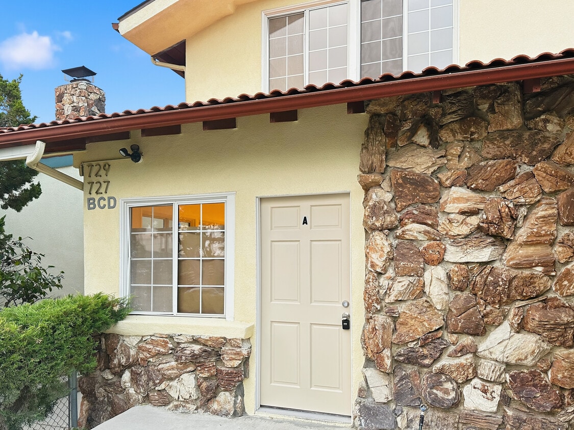 Front Door - 727 E Tujunga Ave