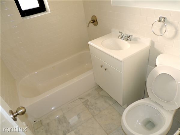Building Photo - 7230 Kissena Blvd