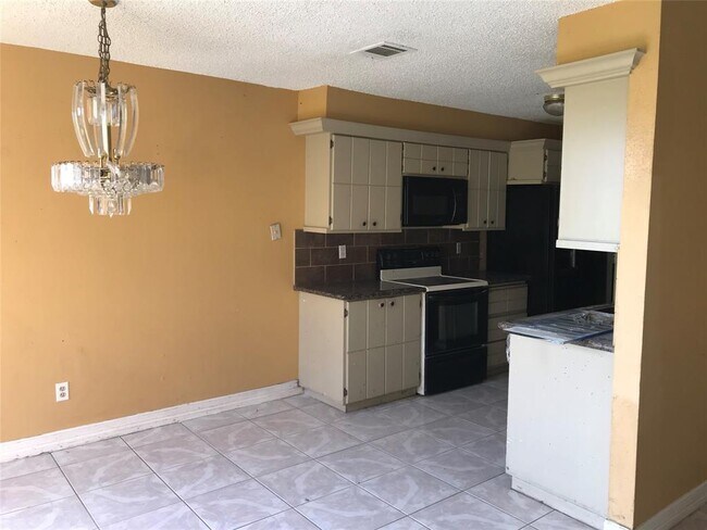 Building Photo - 11602 Crystalwood Dr
