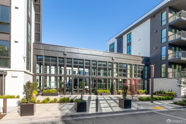 Building Photo - 1 Bristol Court