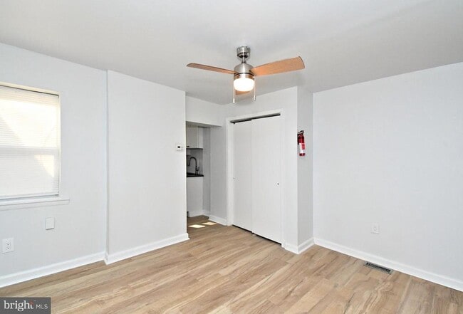 Foto del edificio - 5816 Knox St