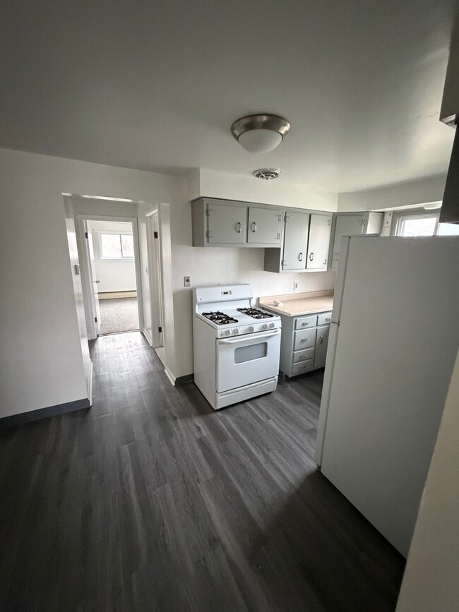 Building Photo - 2025 Abbott Rd