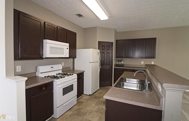 Foto del edificio - 1514 Paramount Ln NE