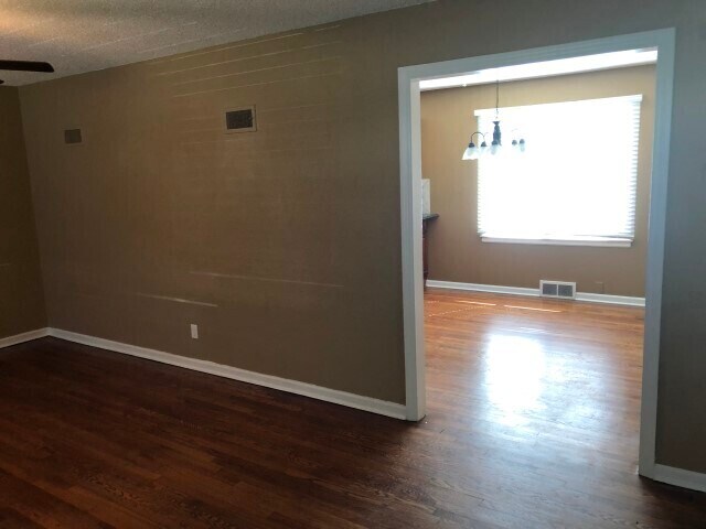 Building Photo - Darling Ranch home in Mission!