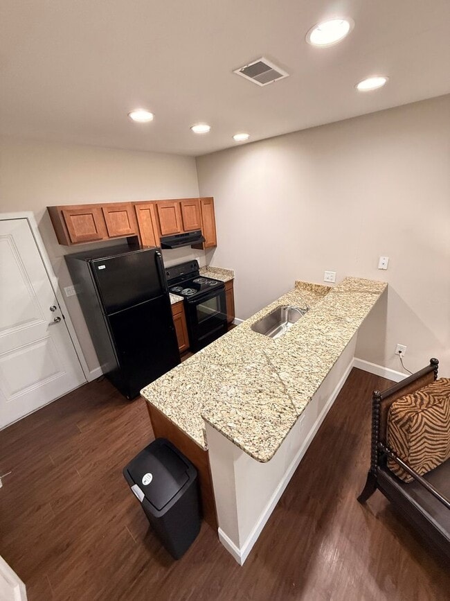 Interior Photo - 609 S Henderson