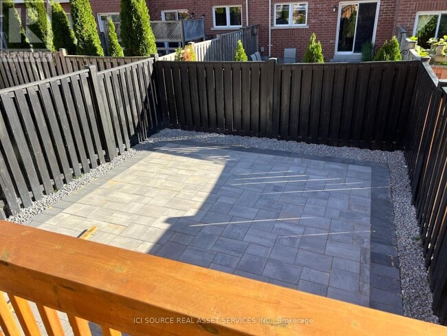 Building Photo - 42 Southeast Pass