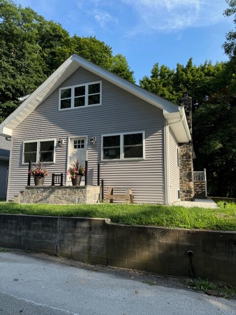 Primary Photo - 1 Hudson River Rd